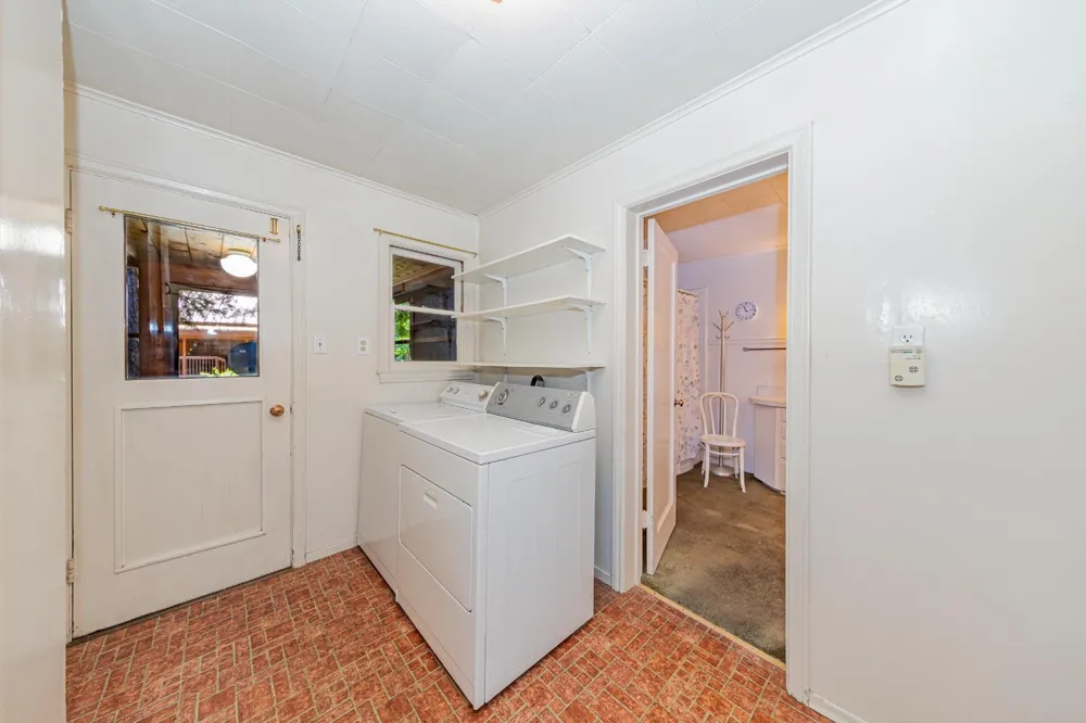 1173 Railroad Avenue Fish Camp, CA 93623