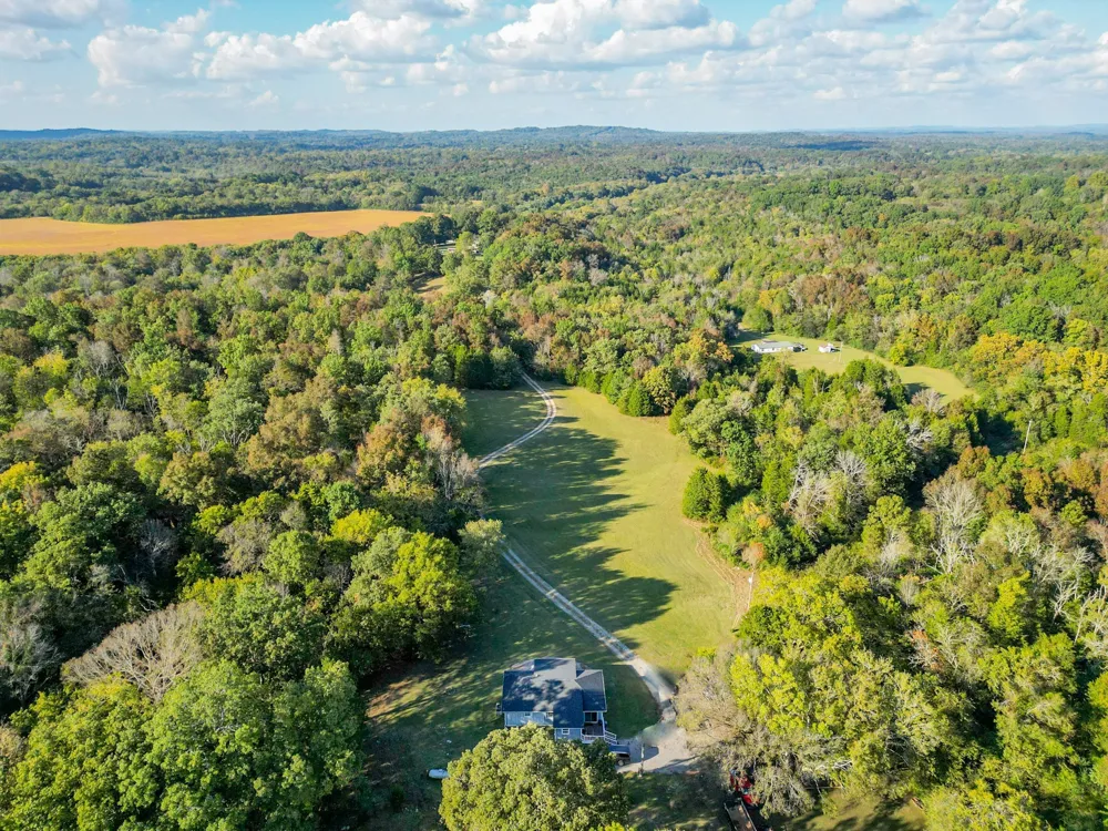 2100 Hill Station Rd Columbia, TN 38401