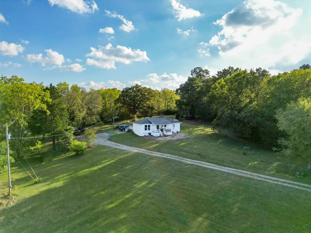 2100 Hill Station Rd Columbia, TN 38401