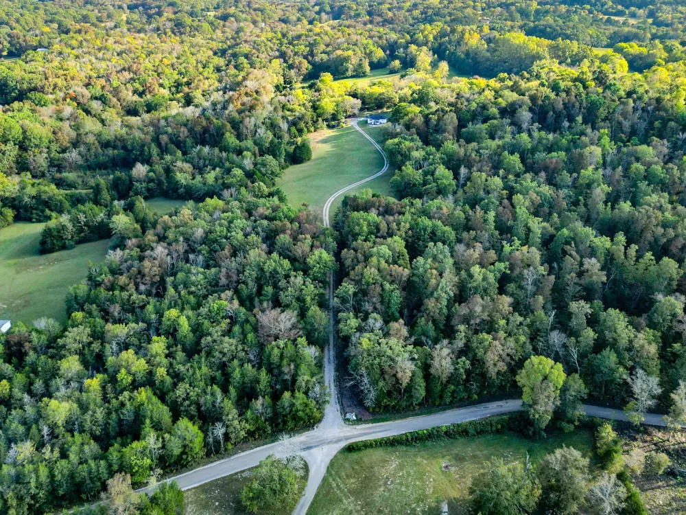 2100 Hill Station Rd Columbia, TN 38401