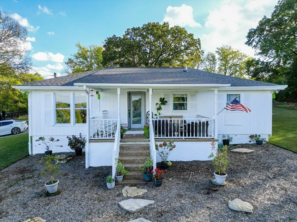 2100 Hill Station Rd Columbia, TN 38401