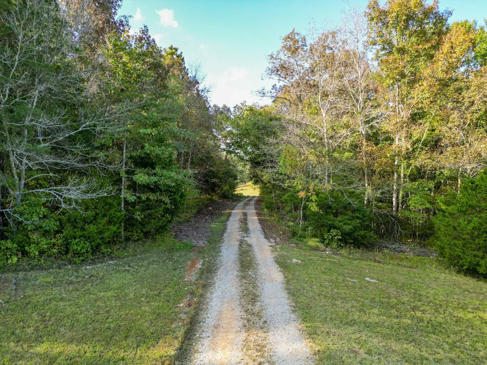 2100 Hill Station Rd Columbia, TN 38401