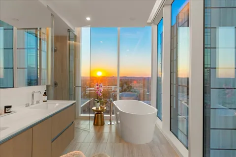 313 W 17th Street #1104