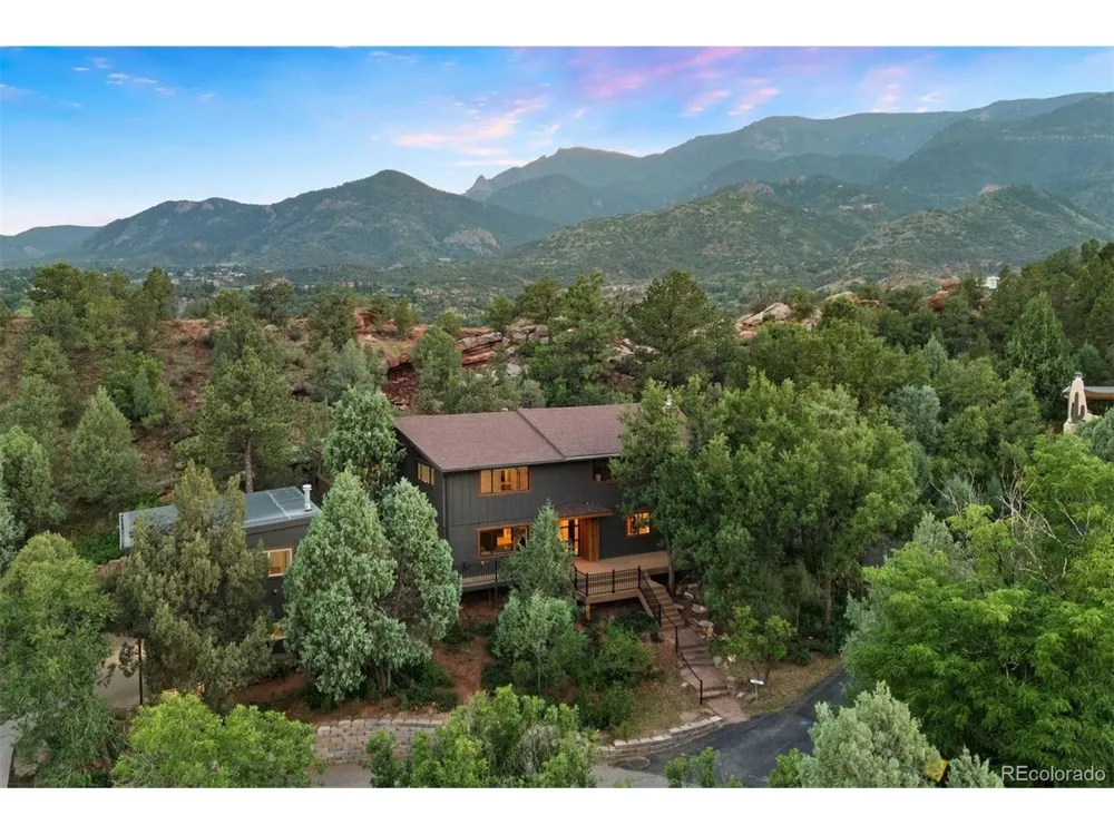 127 Via Vallecito Manitou Springs, CO 80829