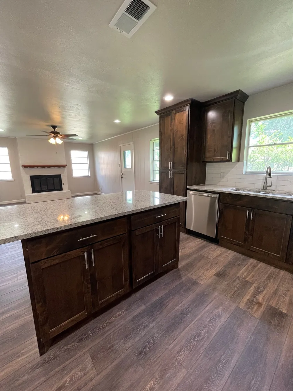 613 E Mustang Street Crowley, TX 76036