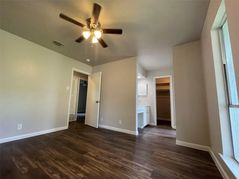 613 E Mustang Street Crowley, TX 76036