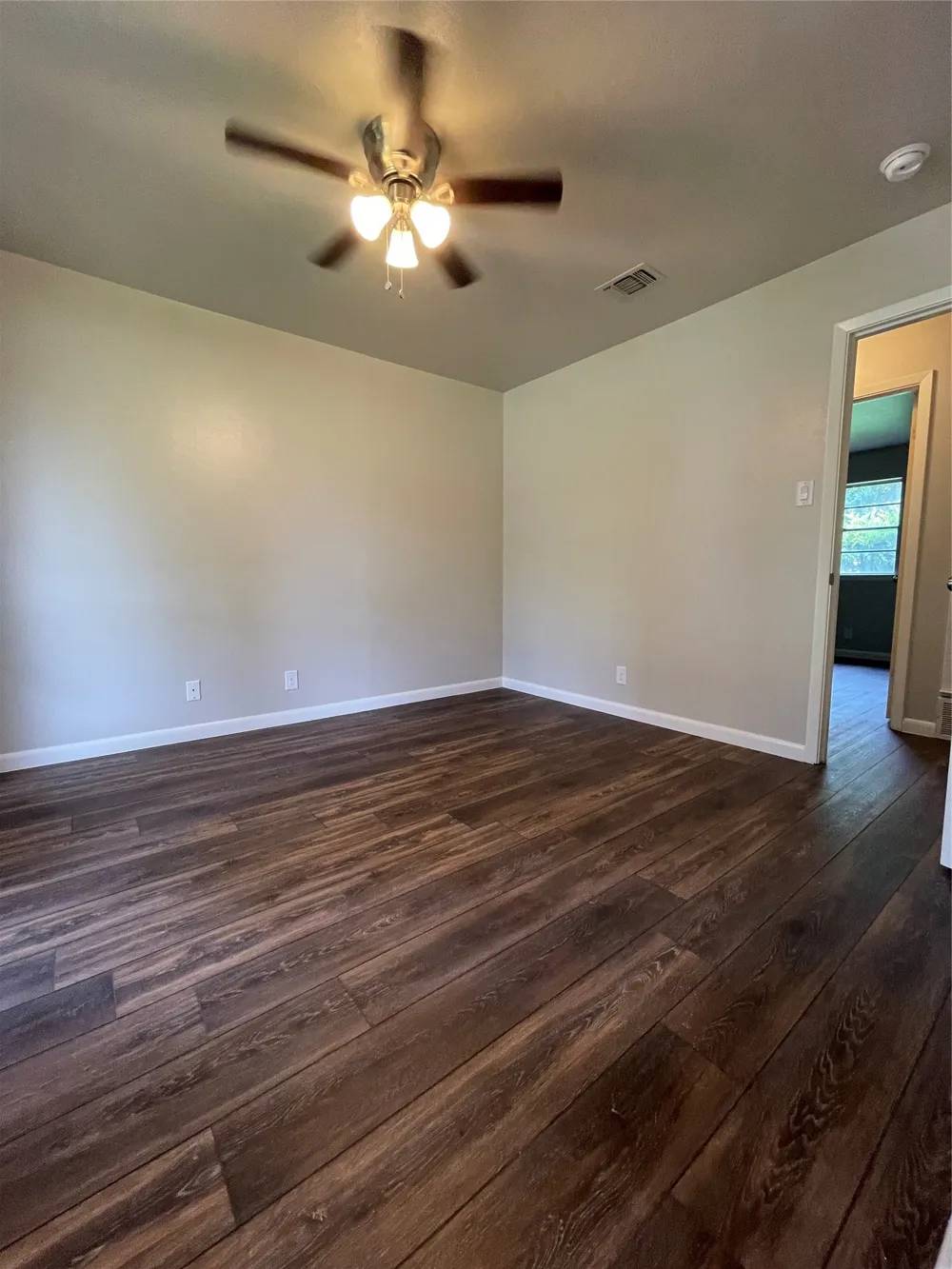 613 E Mustang Street Crowley, TX 76036