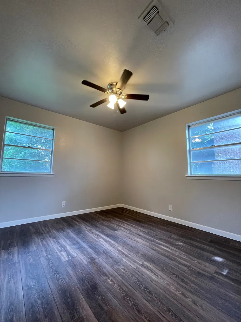 613 E Mustang Street Crowley, TX 76036