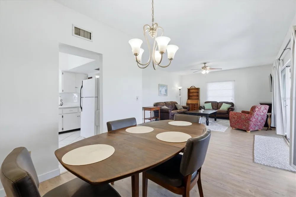 5887 TIDEWOOD AVENUE #2 Sarasota, FL 34231