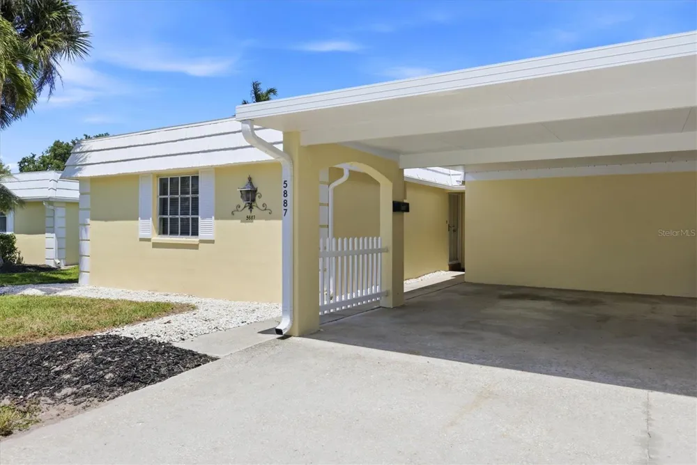 5887 TIDEWOOD AVENUE #2 Sarasota, FL 34231