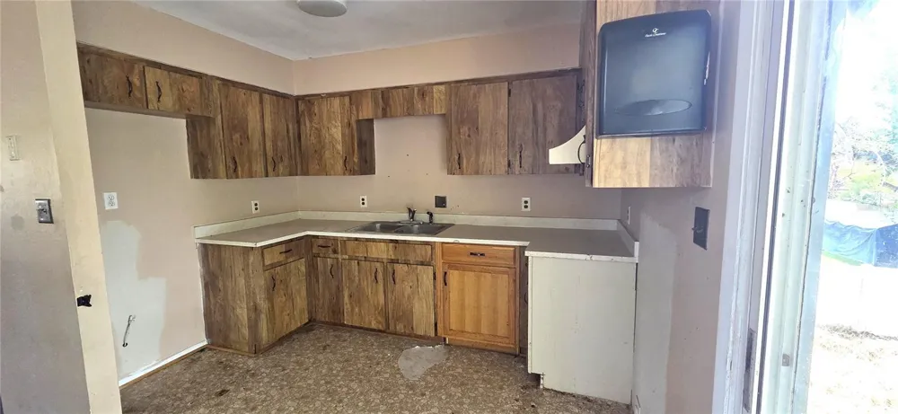 205 DIXIE HIGHWAY Auburndale, FL 33823