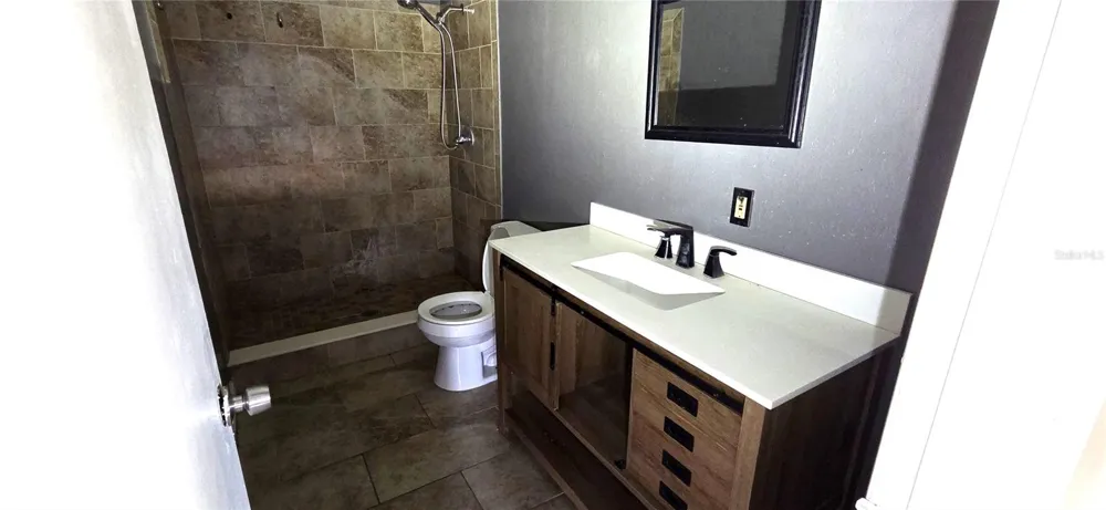 205 DIXIE HIGHWAY Auburndale, FL 33823