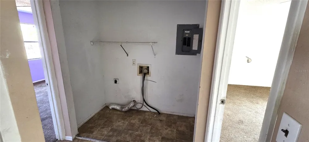205 DIXIE HIGHWAY Auburndale, FL 33823
