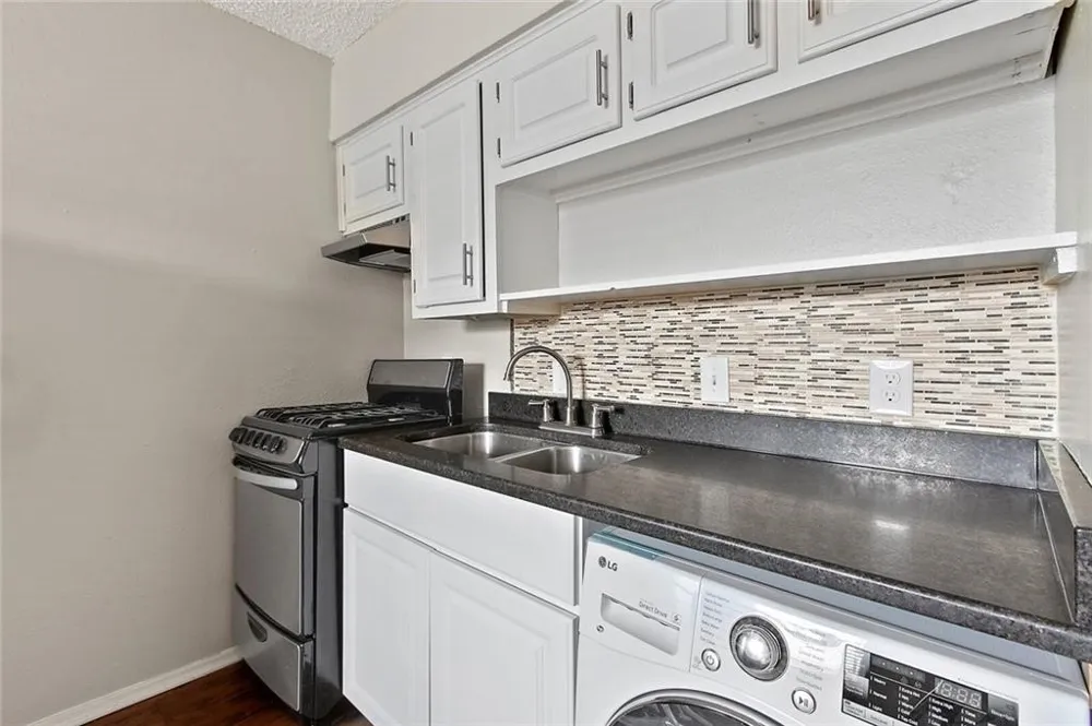 2401 Manor Road #216 Austin, TX 78722