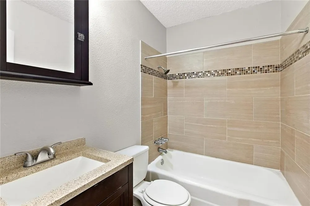 2401 Manor Road #216 Austin, TX 78722