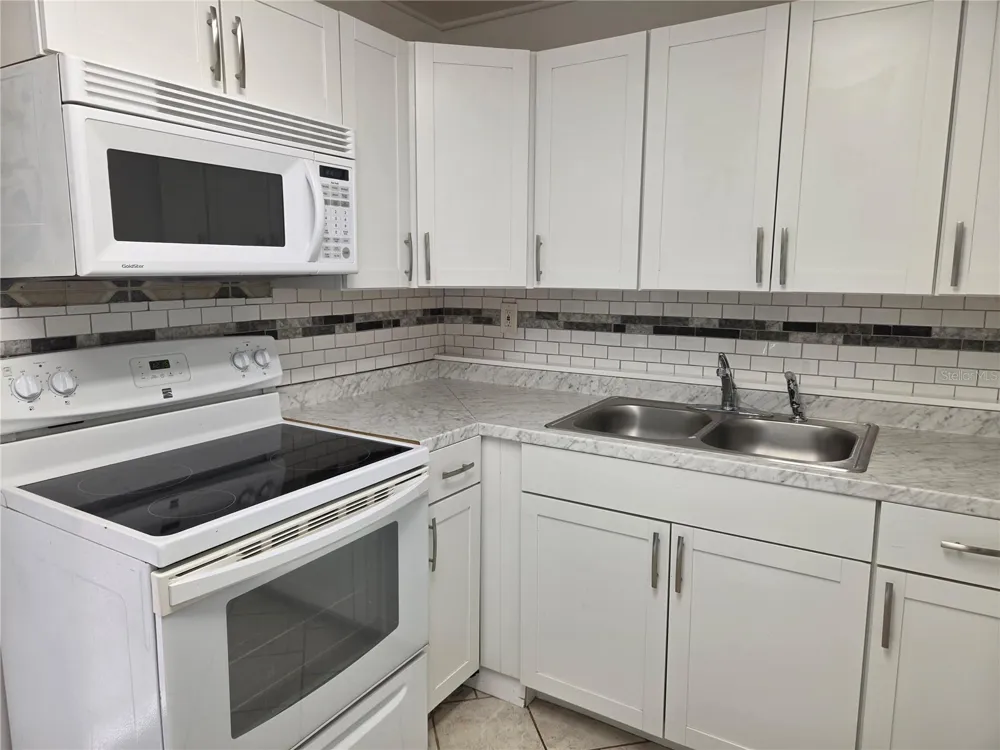 769 GREENWAY PLACE Daytona Beach, FL 32114