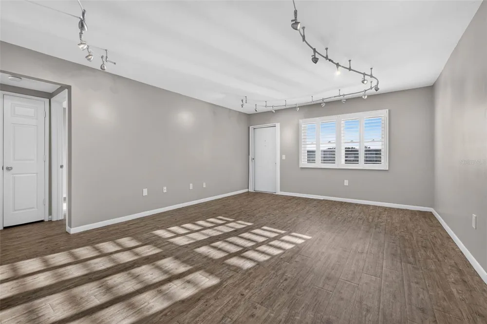 6015 19TH STREET #215 St Petersburg, FL 33714