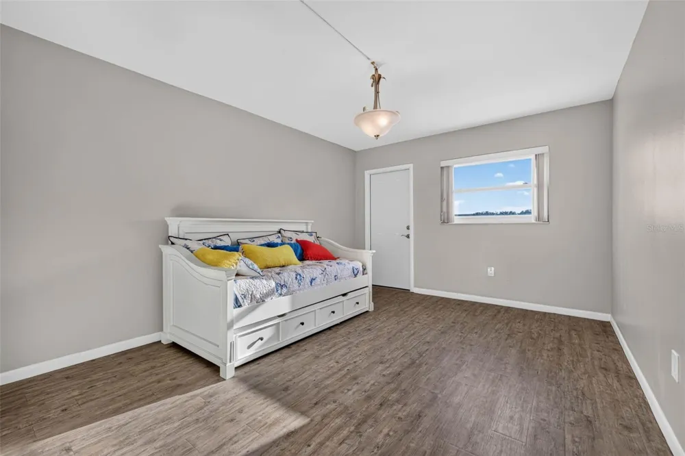 6015 19TH STREET #215 St Petersburg, FL 33714
