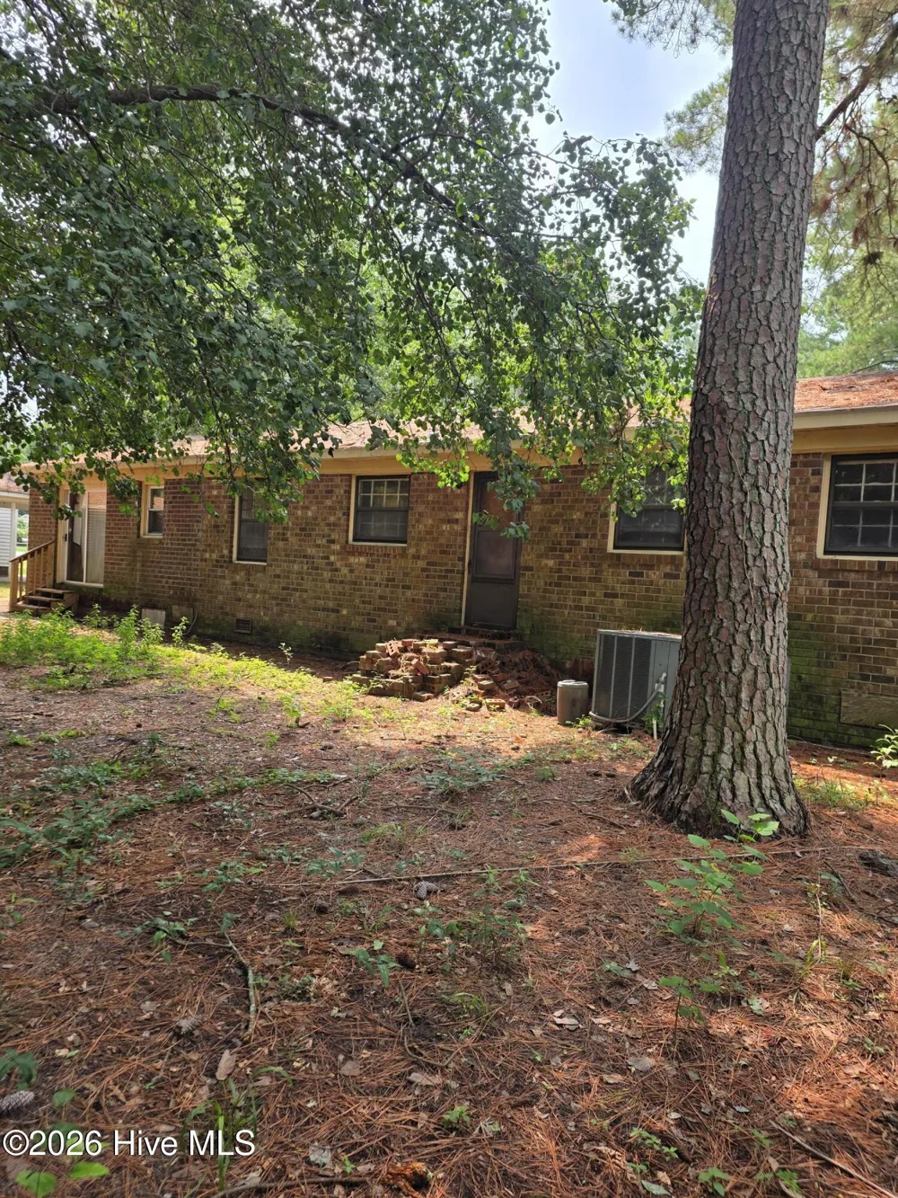 612 Calhoun Street Clinton, NC 28328