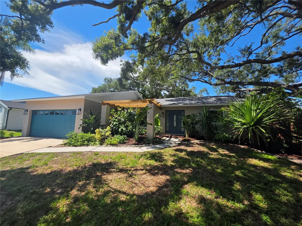 7708 NW 9TH AVE DRIVE Bradenton, FL 34209