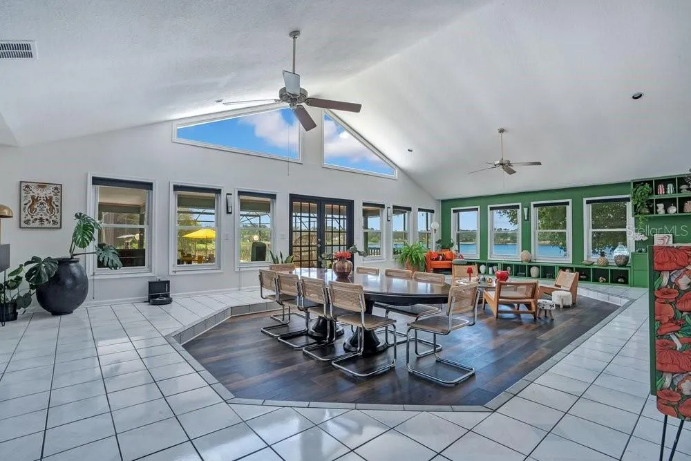 8142 CHIANTI DRIVE Orlando, FL 32836