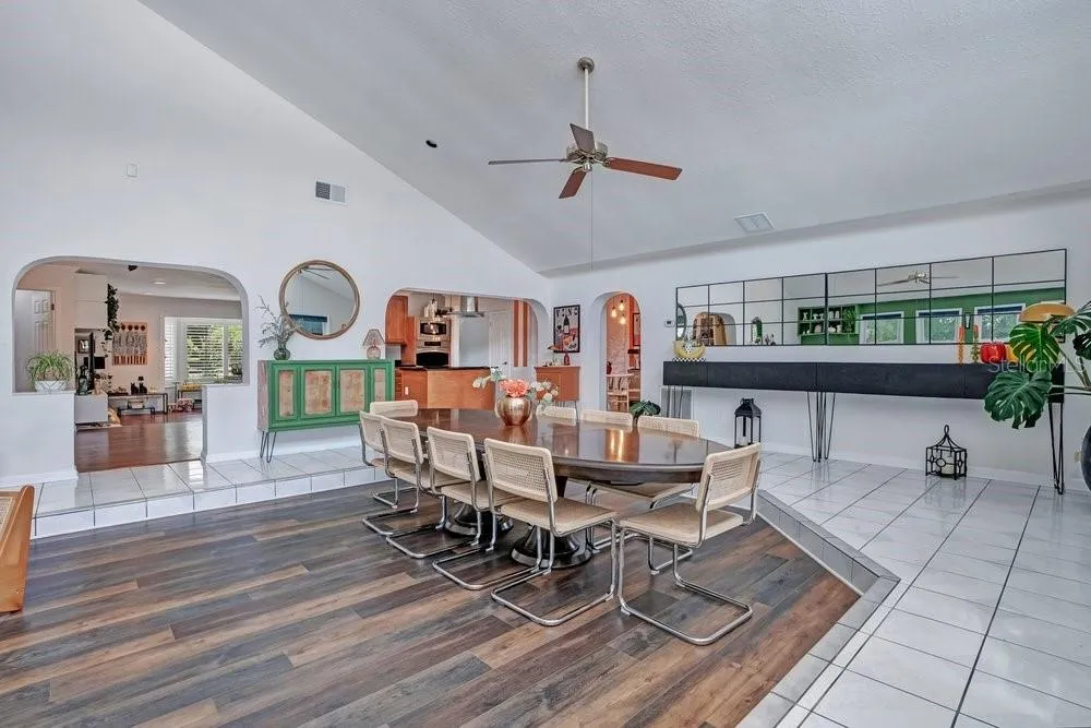 8142 CHIANTI DRIVE Orlando, FL 32836