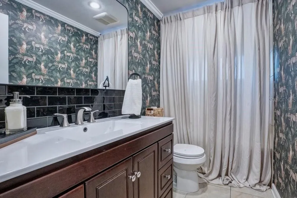 8142 CHIANTI DRIVE Orlando, FL 32836