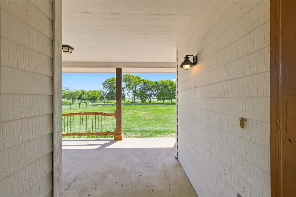 11555 Plainview Road Krum, TX 76249