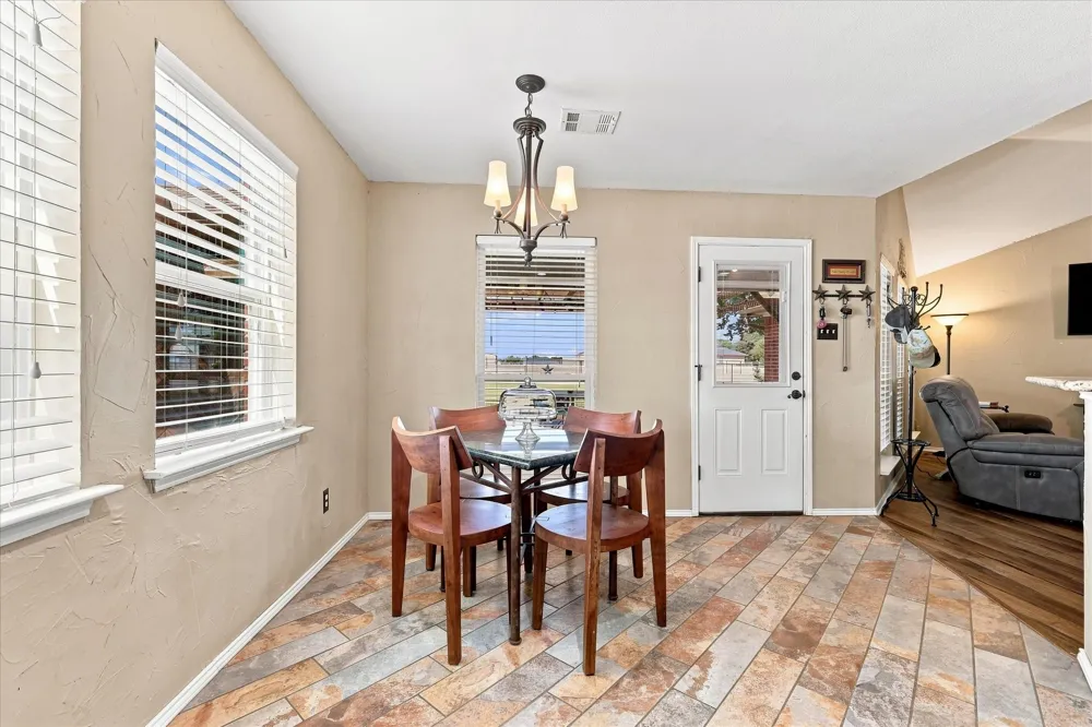 11555 Plainview Road Krum, TX 76249