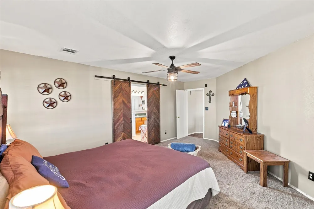 11555 Plainview Road Krum, TX 76249