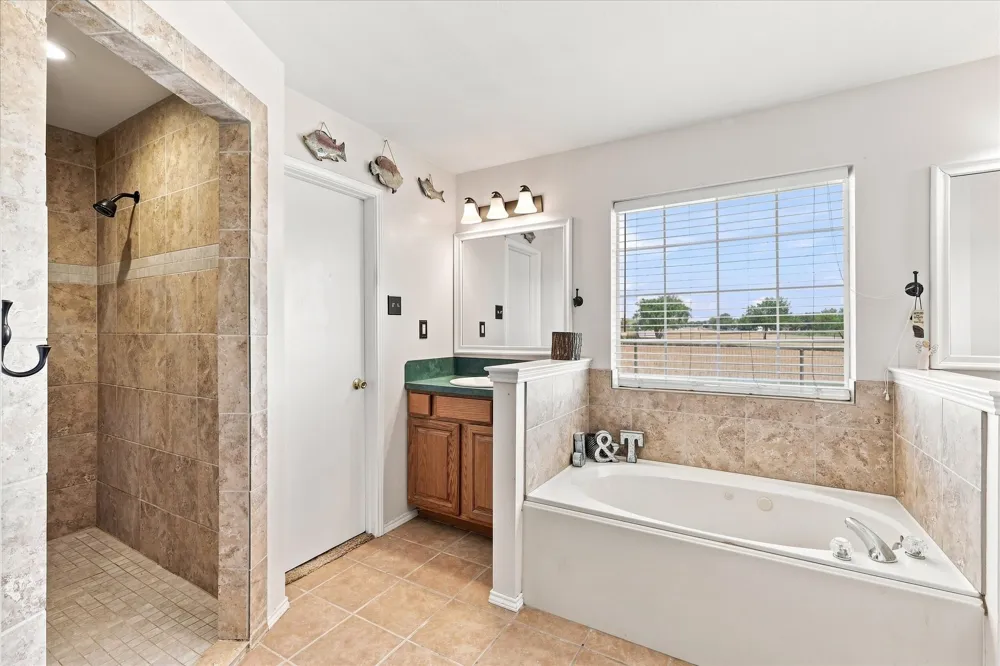 11555 Plainview Road Krum, TX 76249