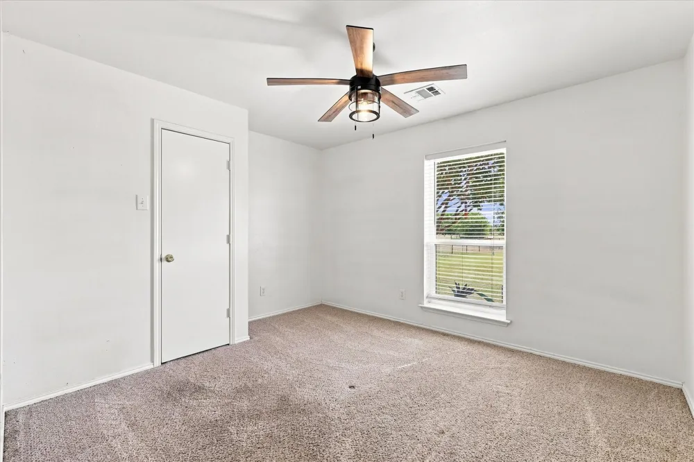 11555 Plainview Road Krum, TX 76249
