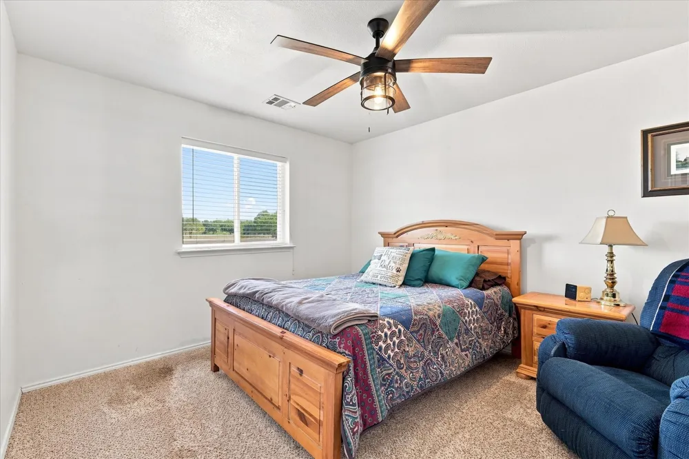 11555 Plainview Road Krum, TX 76249