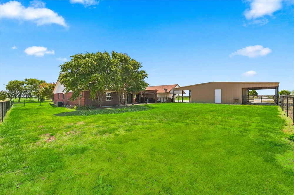 11555 Plainview Road Krum, TX 76249