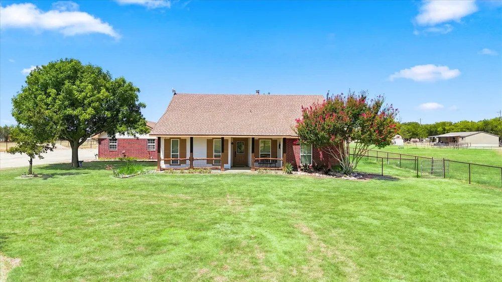 11555 Plainview Road Krum, TX 76249