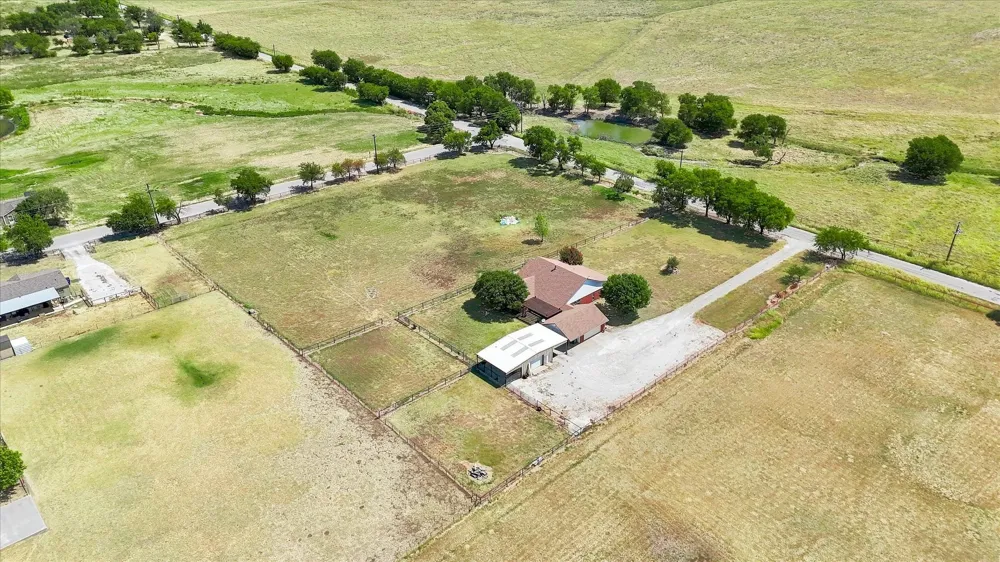 11555 Plainview Road Krum, TX 76249