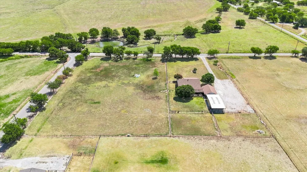 11555 Plainview Road Krum, TX 76249