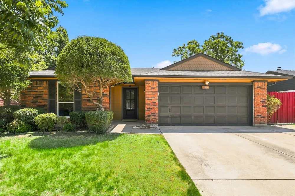 3511 Meadowview Drive Corinth, TX 76210