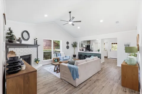 3511 Meadowview Drive