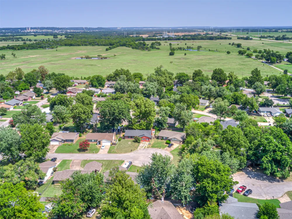 21424 E 32nd Place S Broken Arrow, OK 74014