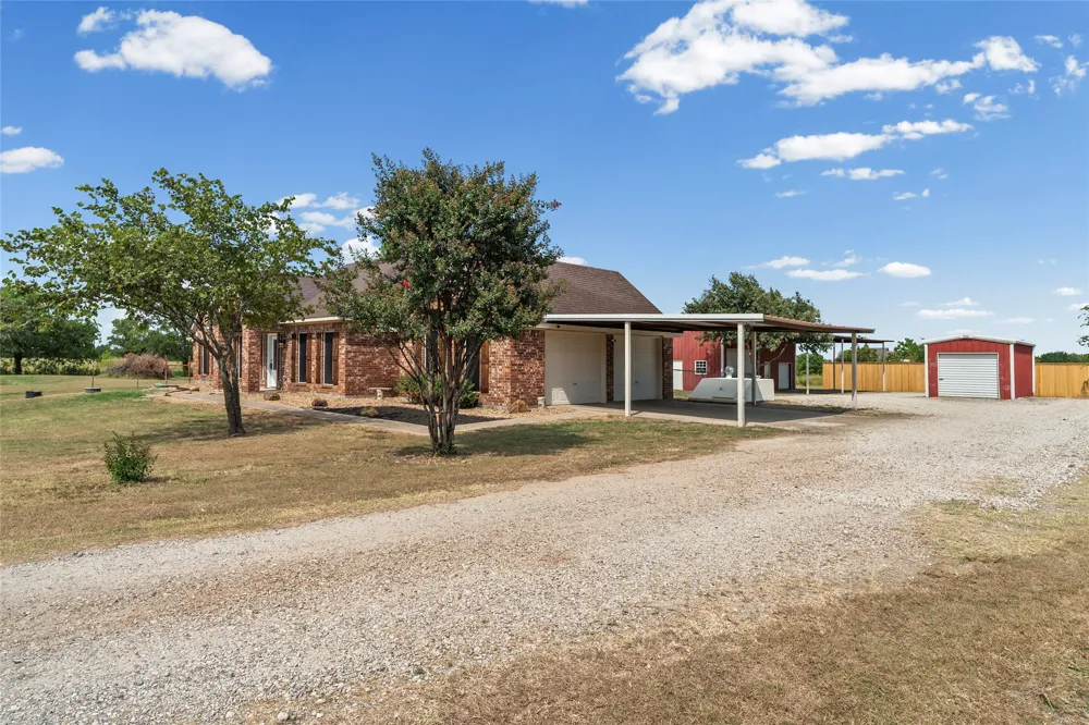627 County Road 4445 Trenton, TX 75490
