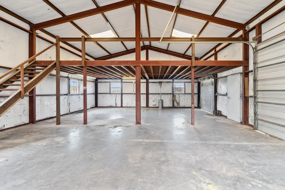 627 County Road 4445 Trenton, TX 75490