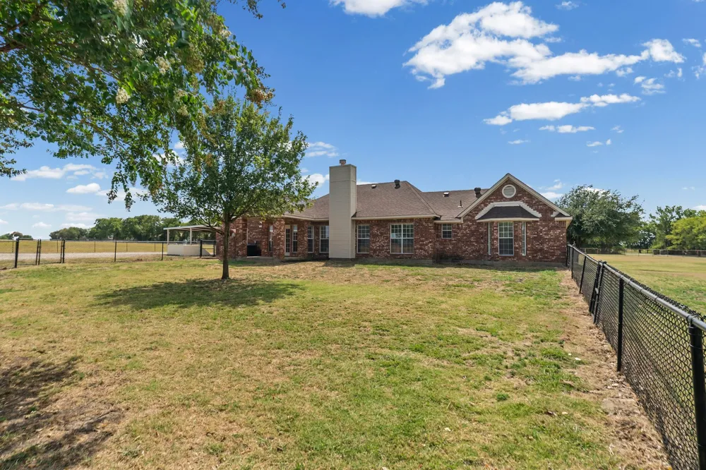 627 County Road 4445 Trenton, TX 75490