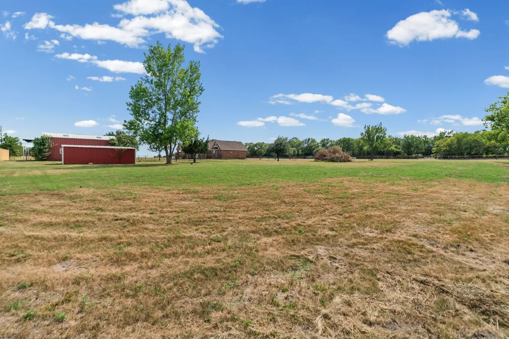 627 County Road 4445 Trenton, TX 75490
