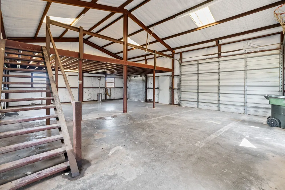 627 County Road 4445 Trenton, TX 75490