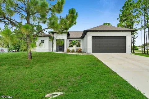 Villa Avenue S