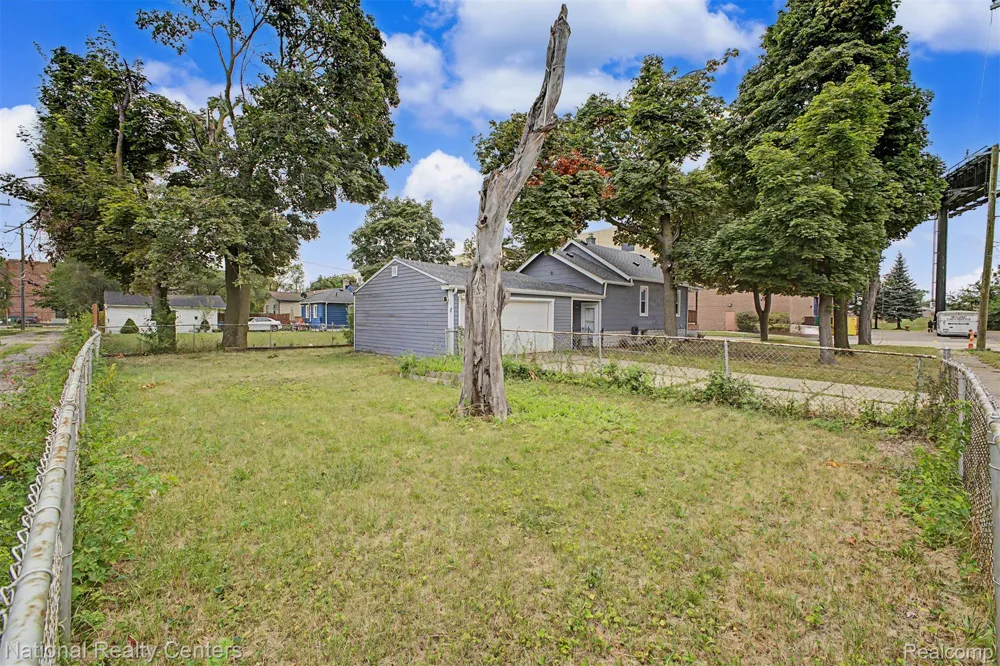 1759 Howard Street Lincoln Park City, MI 48146