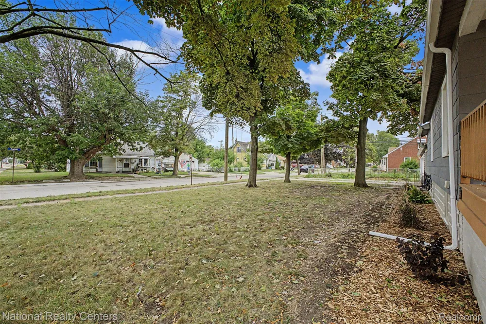 1759 Howard Street Lincoln Park City, MI 48146