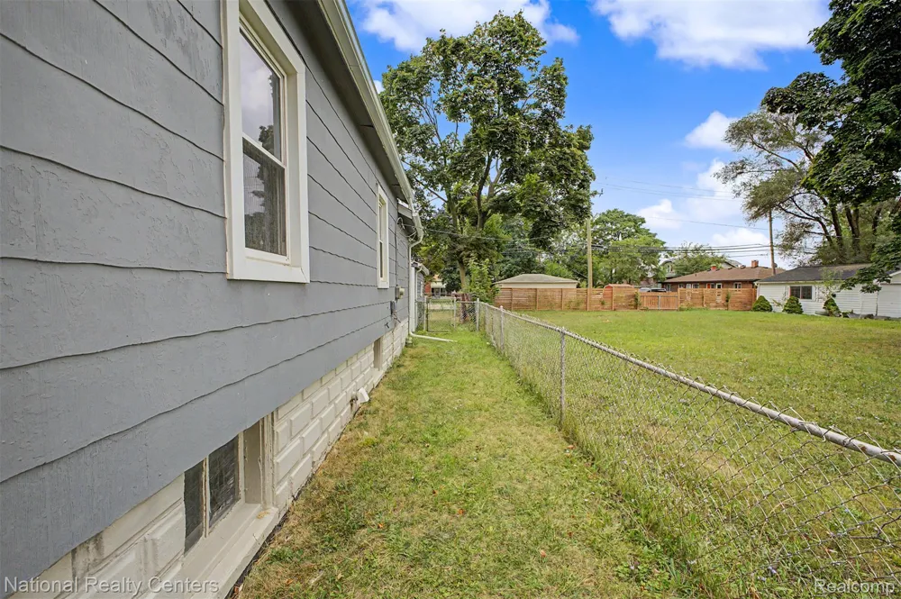 1759 Howard Street Lincoln Park City, MI 48146
