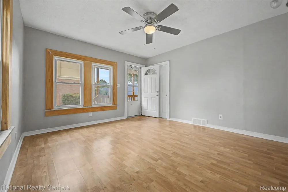 1759 Howard Street Lincoln Park City, MI 48146